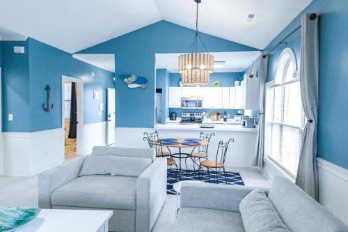 Central Myrtle Beach Apartment | Luxury Golf Condo with Pool Access, near the Ocean and Broadway at the Beach,