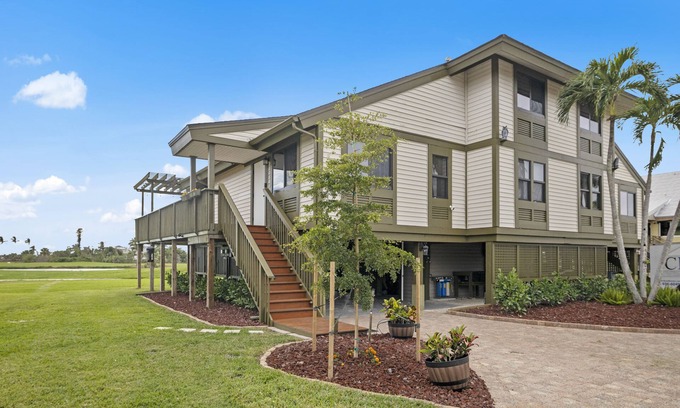 The Dunes House | Luxury Golf View Townhouse in The Dunes – Renovated Island Gem