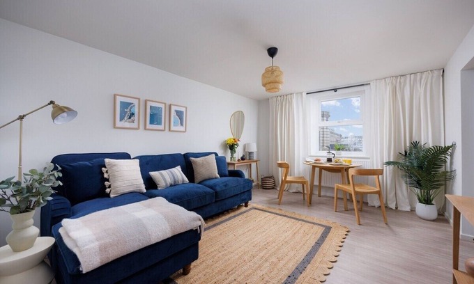 Plymouth Apartment | Luxury Ground Floor 2 bed Apartment