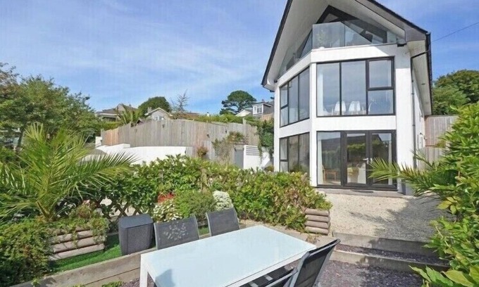 Mevagissey Apartment | Luxury ground floor Apartment Sleeps 5
