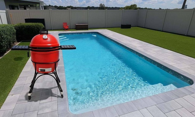 Clermont House | Luxury Groveland Villa with Pool, Grill & Office