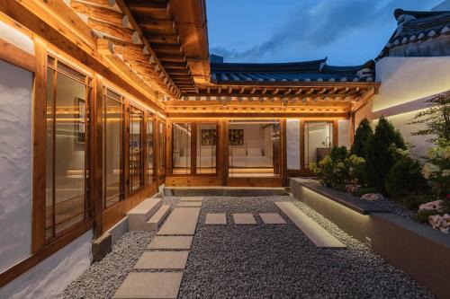 Seochon Apartment | Luxury Hanok Anthology