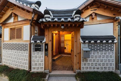 Seochon Apartment | Luxury Hanok Sohomiga
