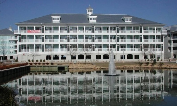 Sunset Island Condo | Luxury High End Sunset Island Condo 2 Blocks from ~OC~ Beach