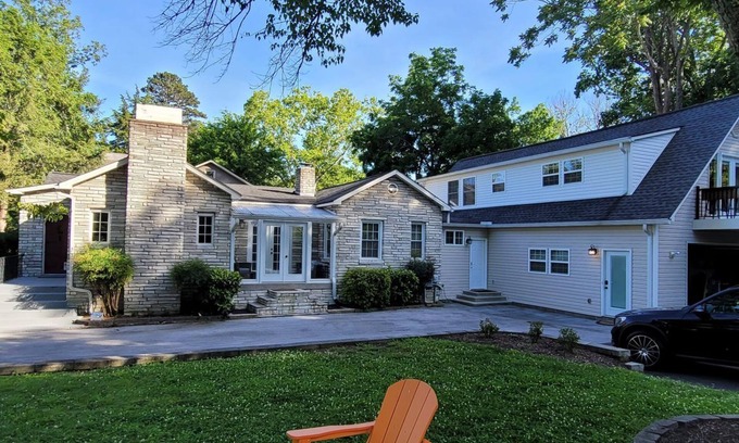Knoxville House | Luxury Historic North Hills - 3 minutes from Downtown & UT