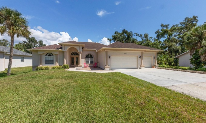 Englewood Villa | Luxury home 3 King suites,private setting, pool,1 mile to beach, weekly discount