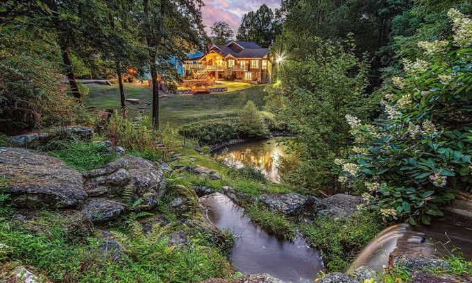 Banner Elk House | Luxury Home for 26| 18 Acres| 2 Great Rms| Hot Tub