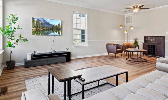 Glen Burnie House | Luxury Home in Glen Burnie w/ Movie Theater!