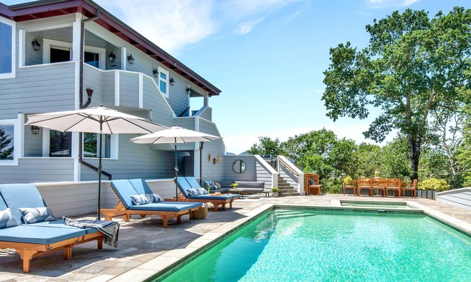 Geyserville House | Luxury Home in Healdsburg with a Private Pool plus complimentary wine tastings.