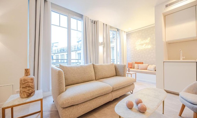 8th Arrondissement Apartment | Luxury Home in the center of Paris - Opera/Louvre