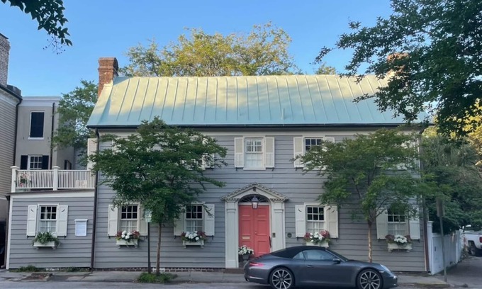 South of Broad House | Luxury home in the heart of Charleston's historic South of Broad neighborhood