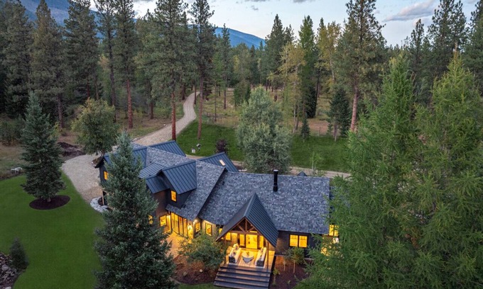 Stevensville House | Luxury Home + Private Pond & Trails