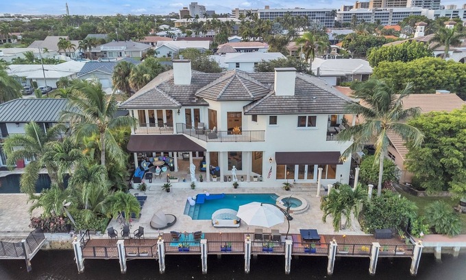 East Fort Lauderdale Villa | Luxury Home Villa D' Amore Southern Florida Paradise sleeps 10 by RedAwning
