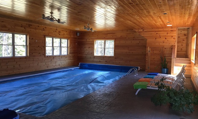 Bernard House | Luxury Home w/INDOOR POOL 20mins BarHarbor boardersAcadia National Par