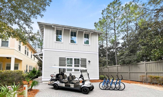 Watercolor House | Luxury Home with Golf Cart & 5 Bikes! Watercolor - Access Beach Club & 4 Pools!