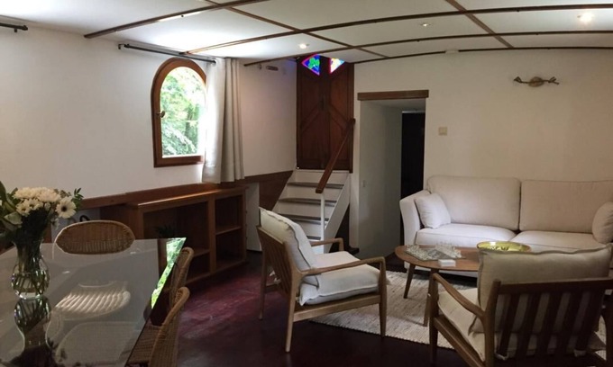 Villepinte Boat Rental | Luxury hotel barge