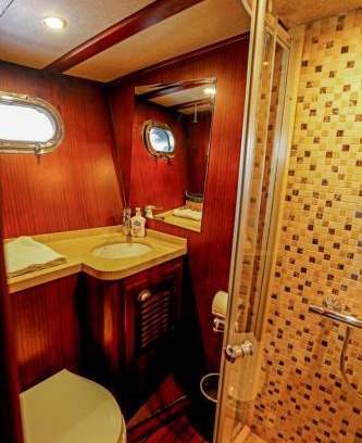 Bodrum City Center Boat Rental | Luxury Hotel Boat in Bodrum Marina