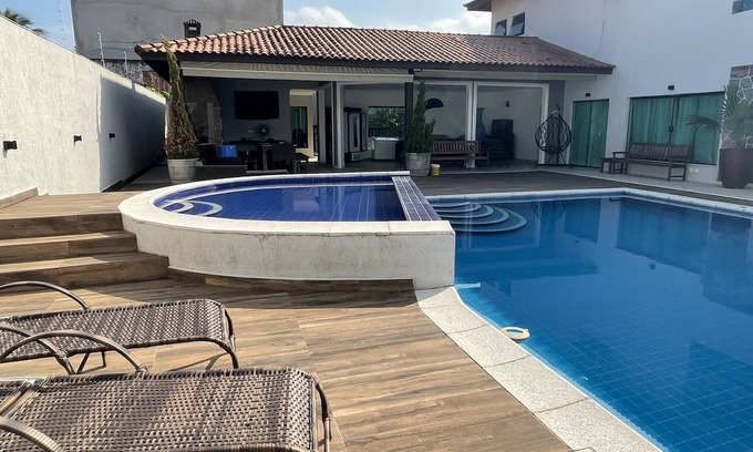 Jardim Centenario House | Luxury House in Enseada - For up to 26 People