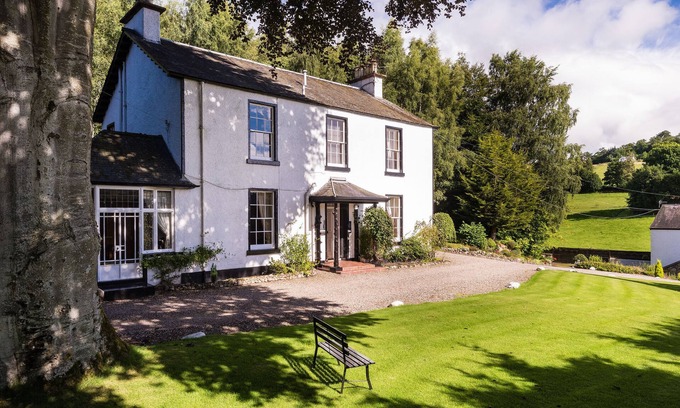 Murthly House | Luxury House in Perthshire-5 bedrooms all en-suite