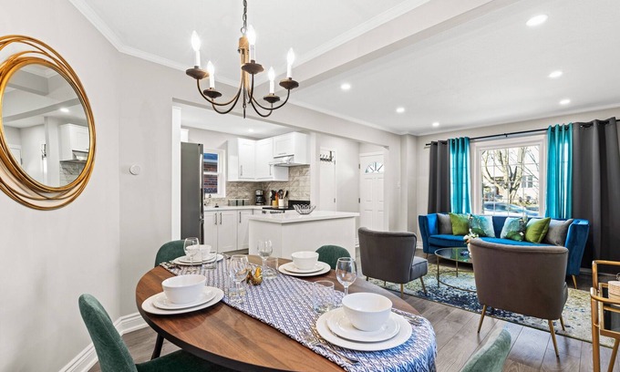 East York House | Luxury House Midtown Toronto 4BR/2BA