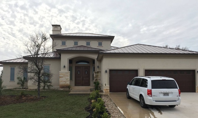 Horseshoe Bay West House | Luxury in Spacious Home with Tesla Fast Charger