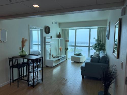 Fort Myers River District Apartment | Luxury in the sky