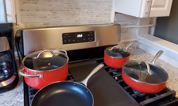 Detroit Apartment | Luxury infinite Motion unit located in New Center Area Historic District!