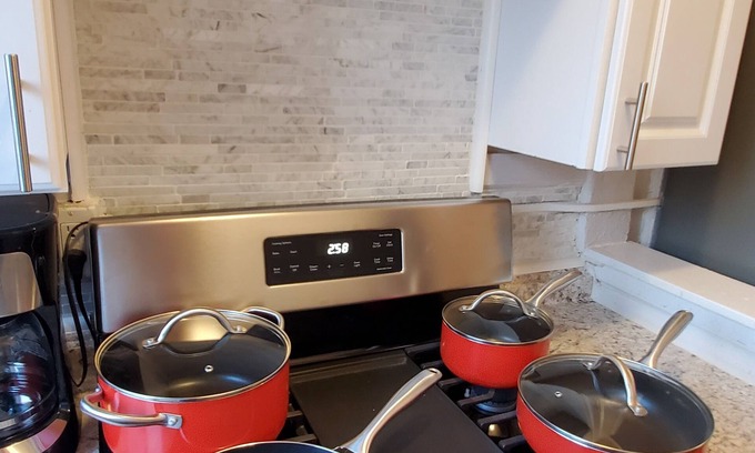 Detroit Apartment | Luxury infinite Motion unit located in New Center Area Historic District!