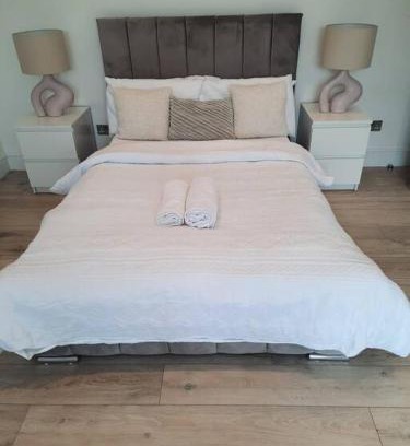 Lewisham House | Luxury Kingsize Room in London