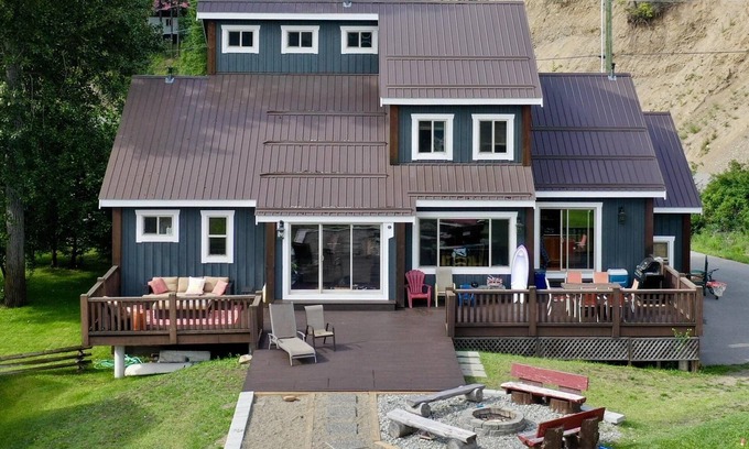 Okanagan-Similkameen House | Luxury Lakefront Home on Otter Lake Tulameen July 25th- August 1st, 2025 open!