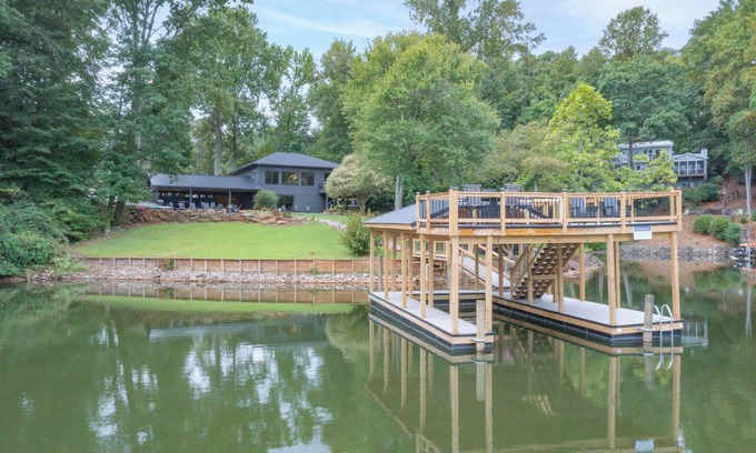 Mayhew House | Luxury Lake Norman Retreat - Modern Design, Expansive Spaces & Stunning Views