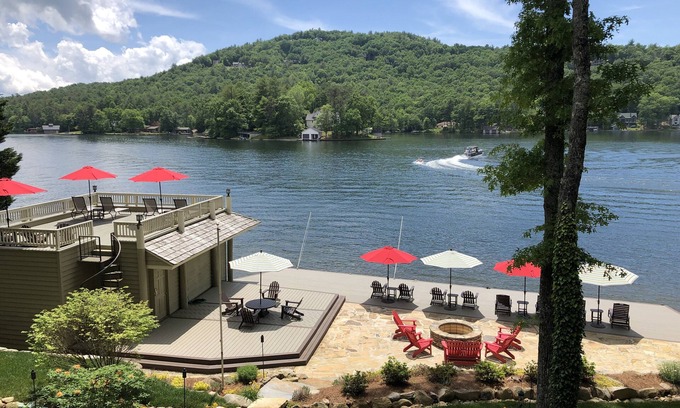 Lake Toxaway House | Luxury Lakefront Home, Fireplaces, Boathouse, Spectacular Views of the Mountains