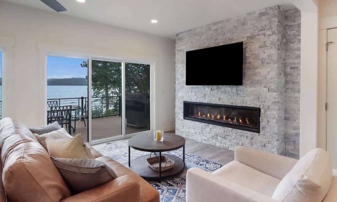 Interlochen House | Luxury Lakefront in Interlochen