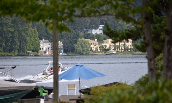 Viewpoint Condo | Luxury Lakefront MS Corporate Apartment with boat slip & lift included. Eagles!