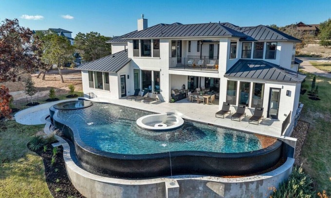 Leander House | Luxury Lakefront Travis -Heated Pool/Games/Theater