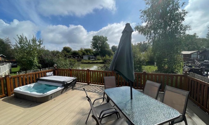 Tattershall House | Luxury Lakeside Lodge L1 with hot tub situated at Tattershall Lakes Country Park