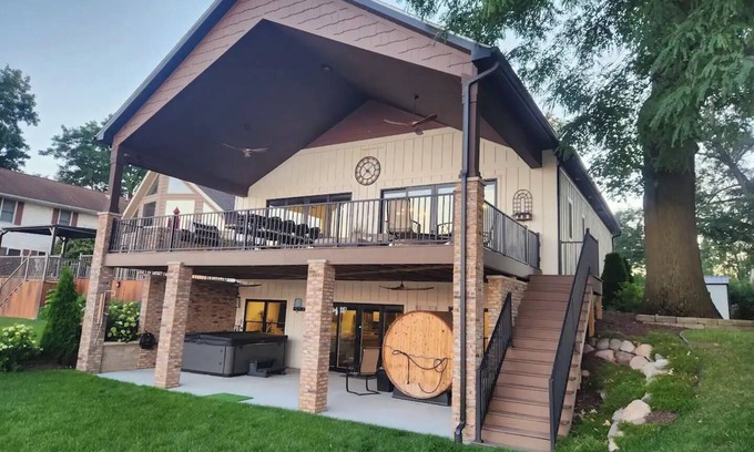 Niles House | Luxury Lakeside Oasis ND Nearbynn