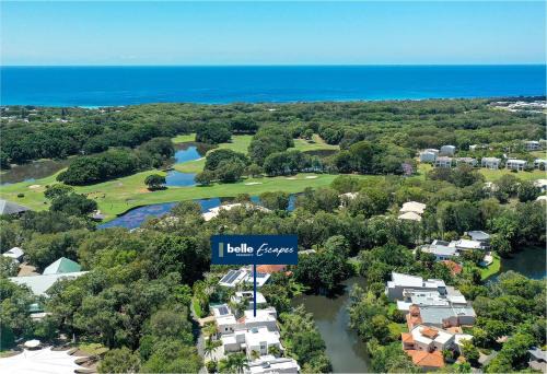 Mount Coolum Villa | Luxury Lakeside Villa