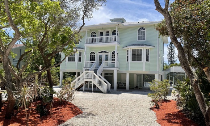 South Venice Villa | Luxury Lemon Bay 6 BR villa with pool & tennis court for 10 people