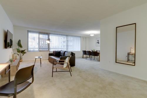 Aurora Highlands Apartment | Luxury Living at Crystal City's Condo