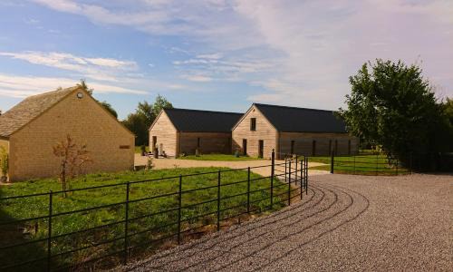Ewen Villa | Luxury Lodge @ Ewen Barn - private 5* retreat