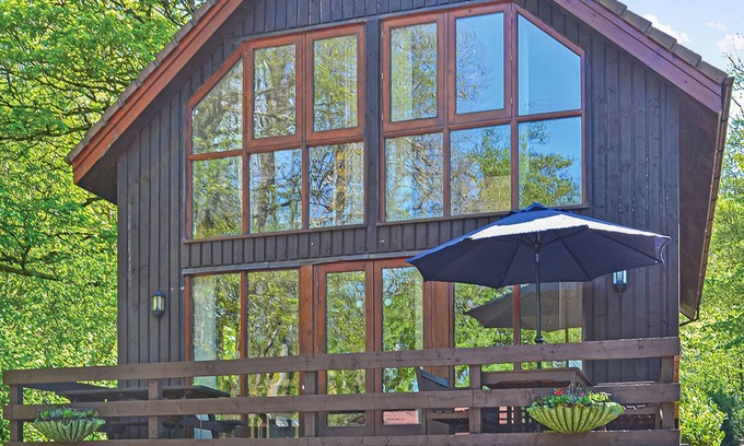 Waterrow Ski Chalet | Luxury lodge residing at the top of the wooded valley.