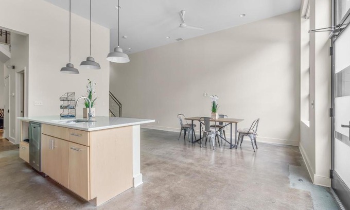 Norfolk Apartment | Luxury Loft