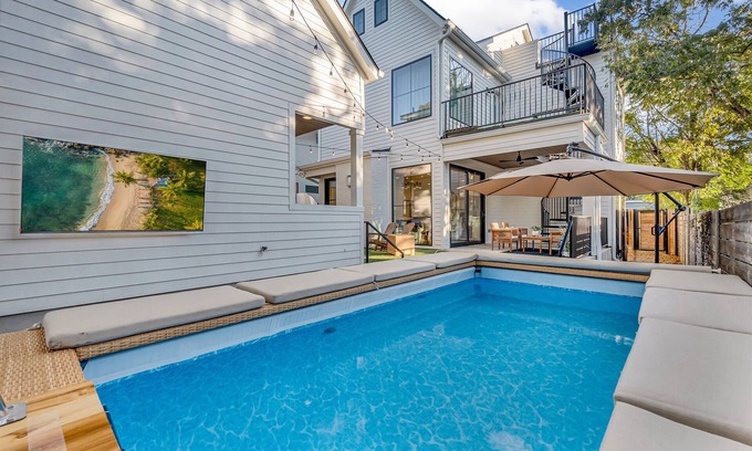 Foster Heights House | Luxury Mansion | Pool | Game Room | Sleeps 23