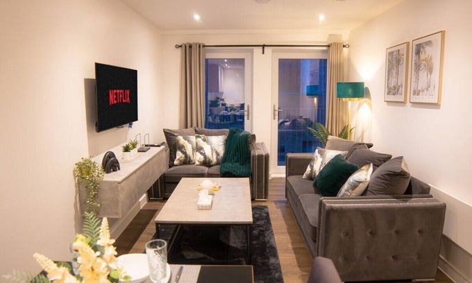 Salford Apartment | Luxury Mcr 2Bed+2Bath Apartment-Central location!
