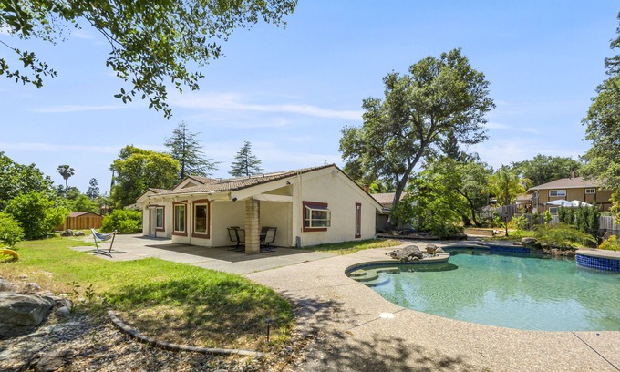 Granite Bay House | Luxury Mediterranean style - Large, Safe, Quiet, Family-Friendly
