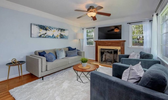 Lincoln House | Luxury Meets Convenience in DT Location