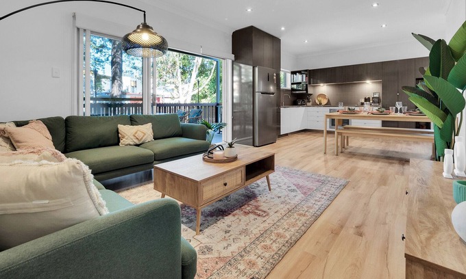 Morningside House | Luxury Modern 3 BR Townhouse with Lockup Garage
