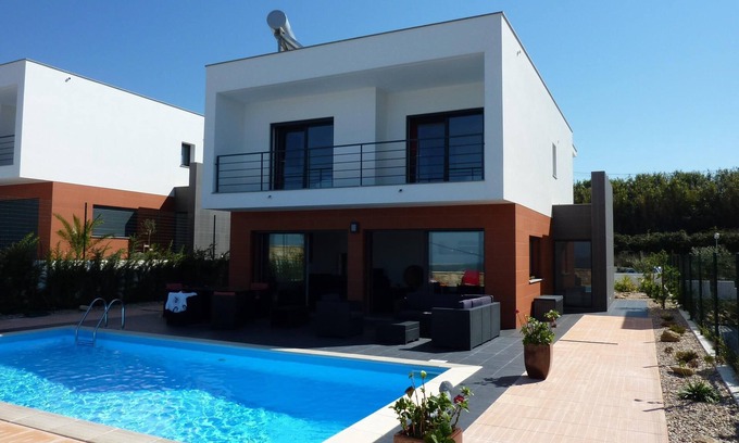 Obidos Villa | Luxury modern villa with private swimming pool and unique view of ocean and mountain landscape