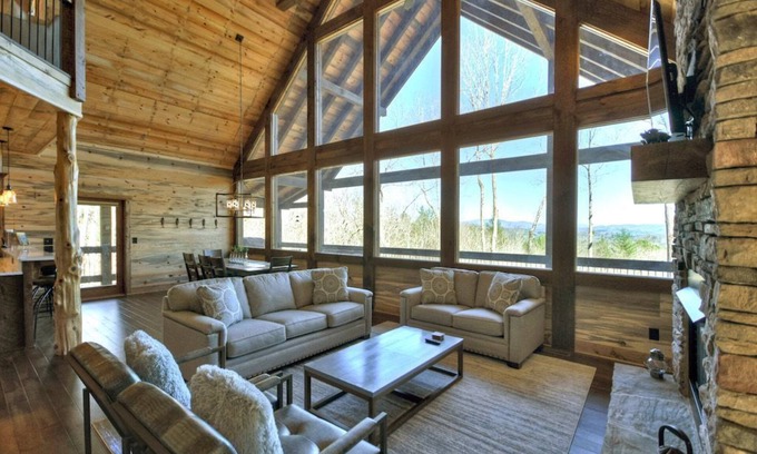 Aska House | Luxury Mountain Escape on Aska ~ NEW Hot Tub, Game Room & Spectacular Views!